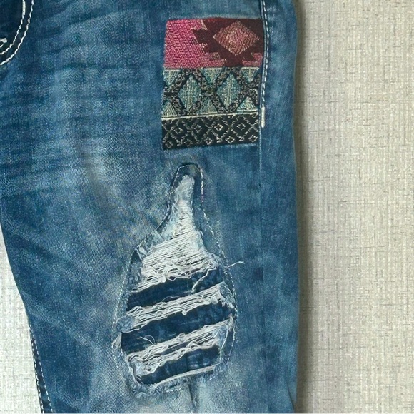 Miss Me Embellished Bedazzled Cropped Capri Blue Jeans with Patchwork 27 - Picture 4 of 11